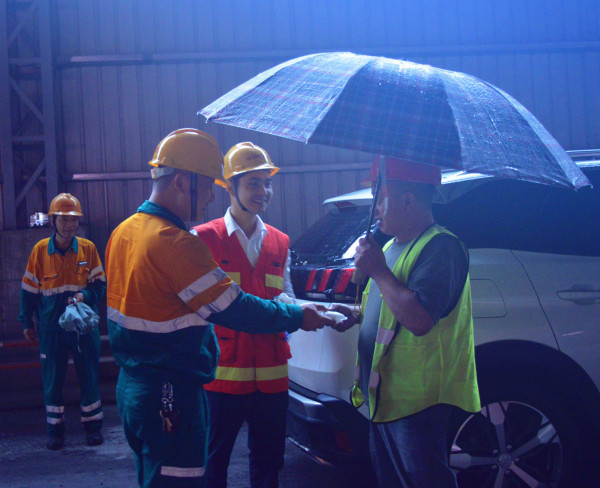 江油人生就是搏(中国区)官方网站组织中秋佳节“下车间送温暖”活动——月圆中秋，情系一线